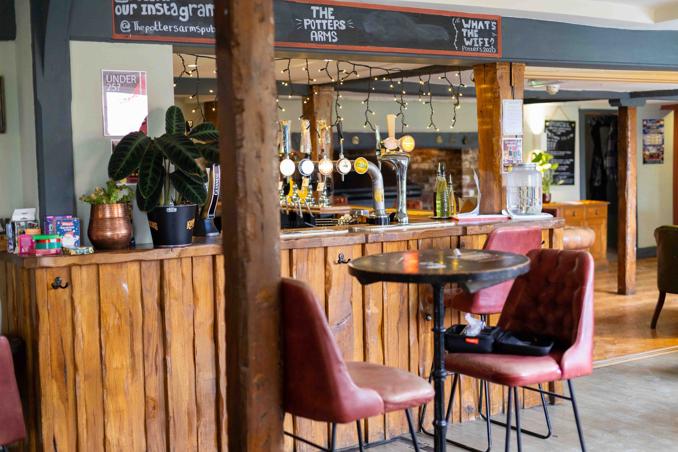 The bar at the Potters Arms